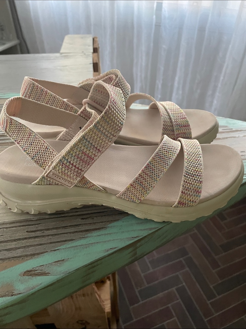 Skechers Luxe Foam Strappy Sandals - Size 10 - Picture 4 of 6